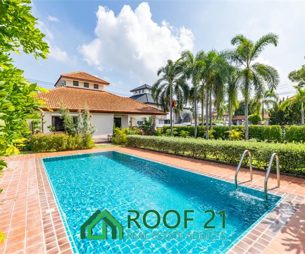 SALE detached house comes with an English style garden and pond, 3 bedrooms and 3 bathrooms, 408 sqm, Siam Country Club / S-0737K