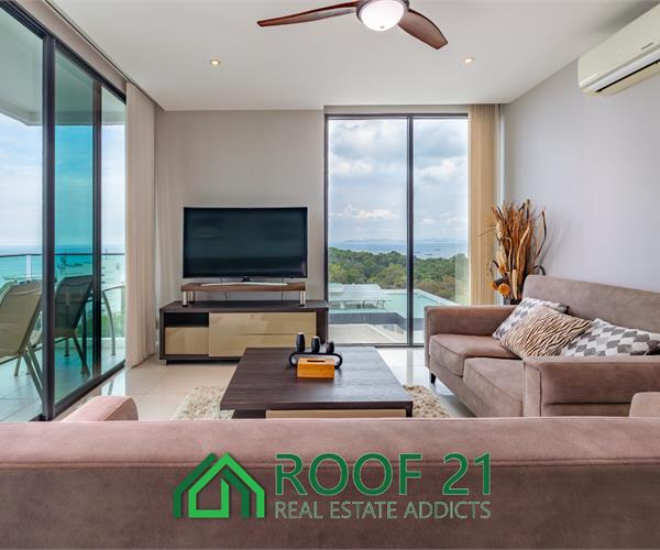 The Point Pratumnak, 2 bedrooms, 2 bathrooms comes with an impressive view.
