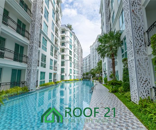 Condominium to bask in the sunlight and crystal-clear blue swimming pools