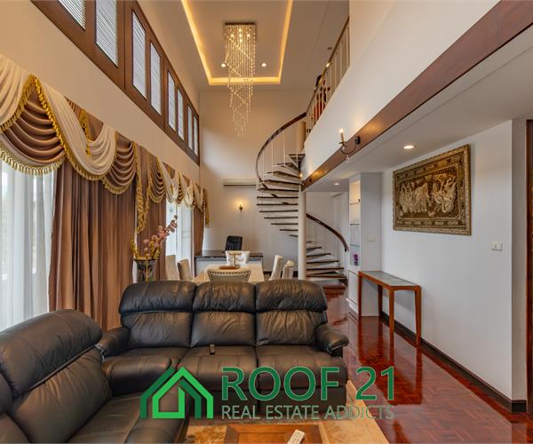 penthouse for rent in Jomtien only 30 meters from the sea.