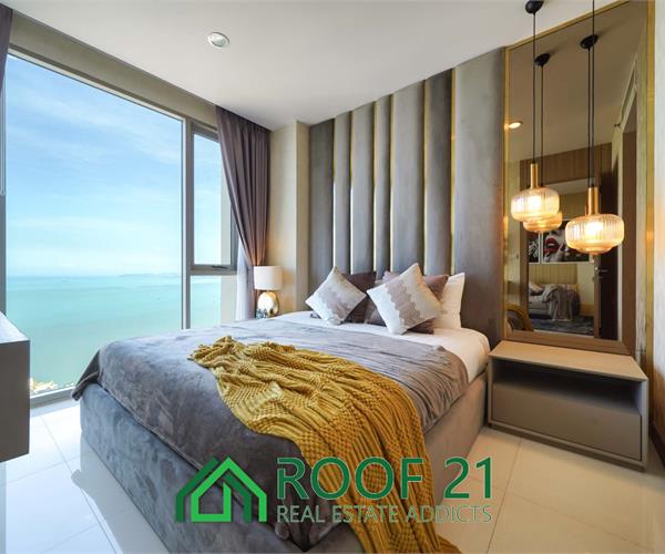Newly Renovated Luxury Condo for Sale on the Top Floor, Close to Wongamat Beach
