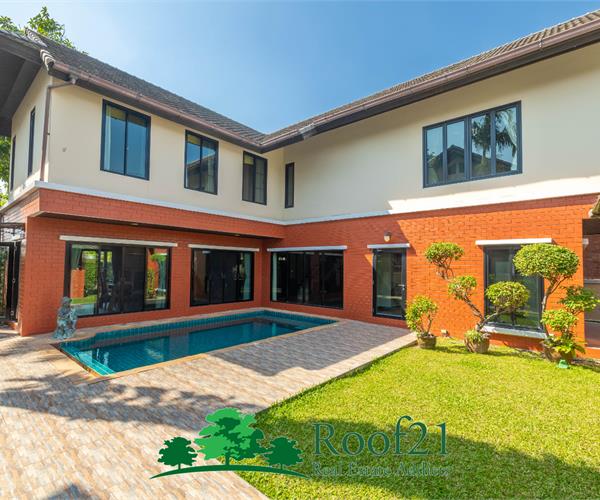 Large Family House with private pool for sale at Soi Siam Country Club